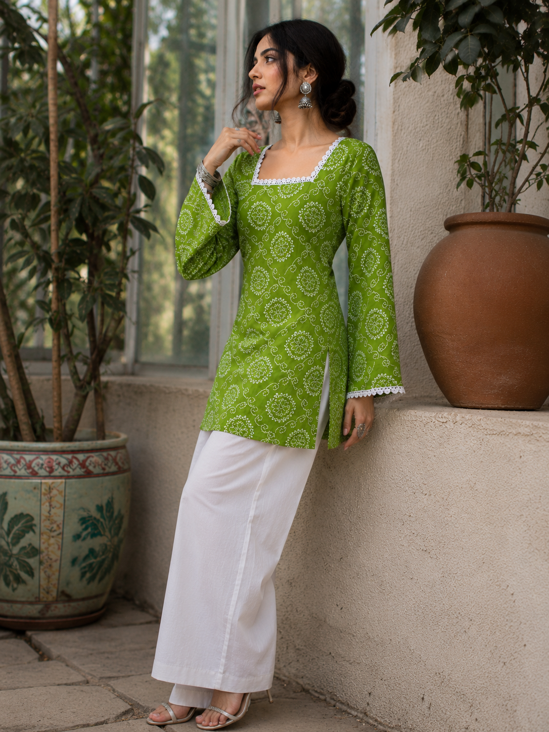 Women's Green Floral Printed Rayon Straight Kurti with Tie-Back Detail | TT016