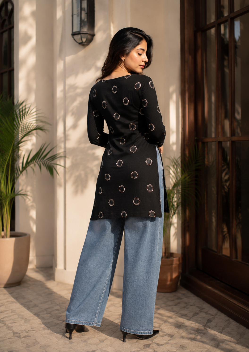 Women's Black Floral Printed V-Neck Viscose Rayon Top | TT012
